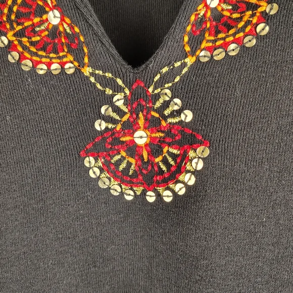 Jones New York Black Tank with Red and Gold Embroidery With Sequins Size M - Picture 3 of 7